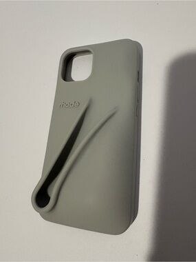 rhode Gray Silicone iPhone 13 /14 Case with Built-In Grip